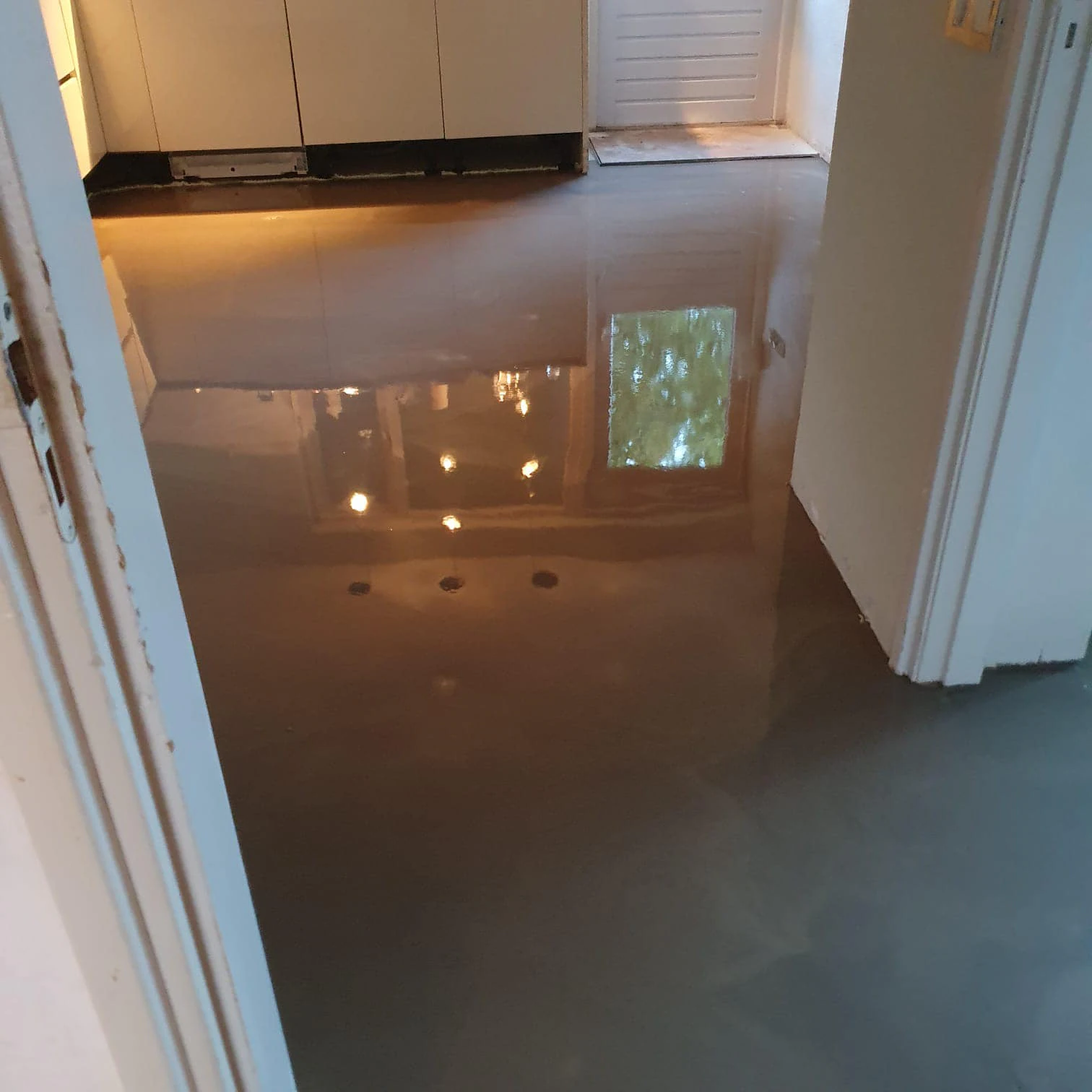 Ook egaliseren wij vloeren , voor meer informatie ️ 06-25193284