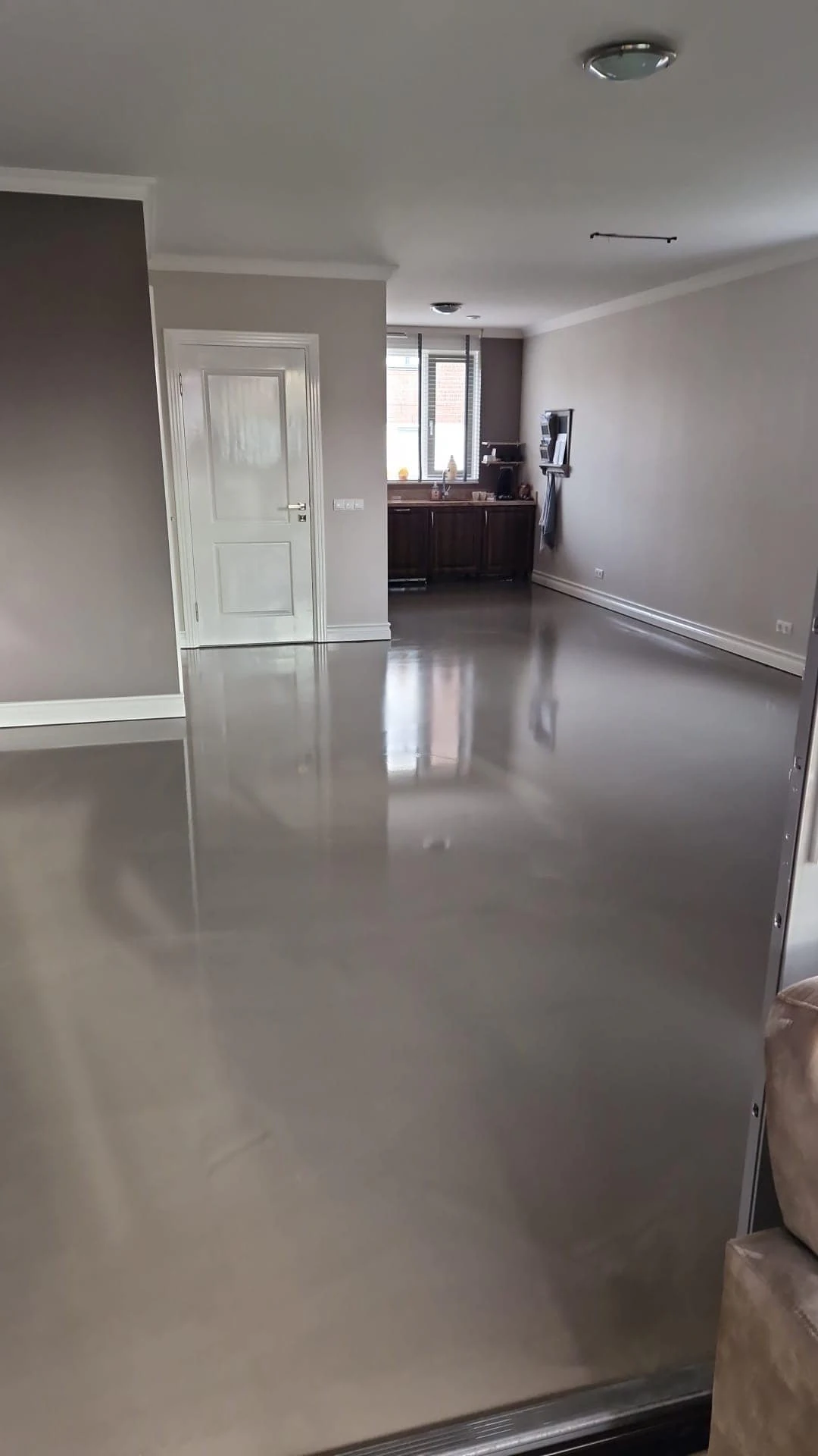 ️Weer een mooie opdracht mogen maken ️ Egalisatie ️ Onze pvc visgraat vloer v…