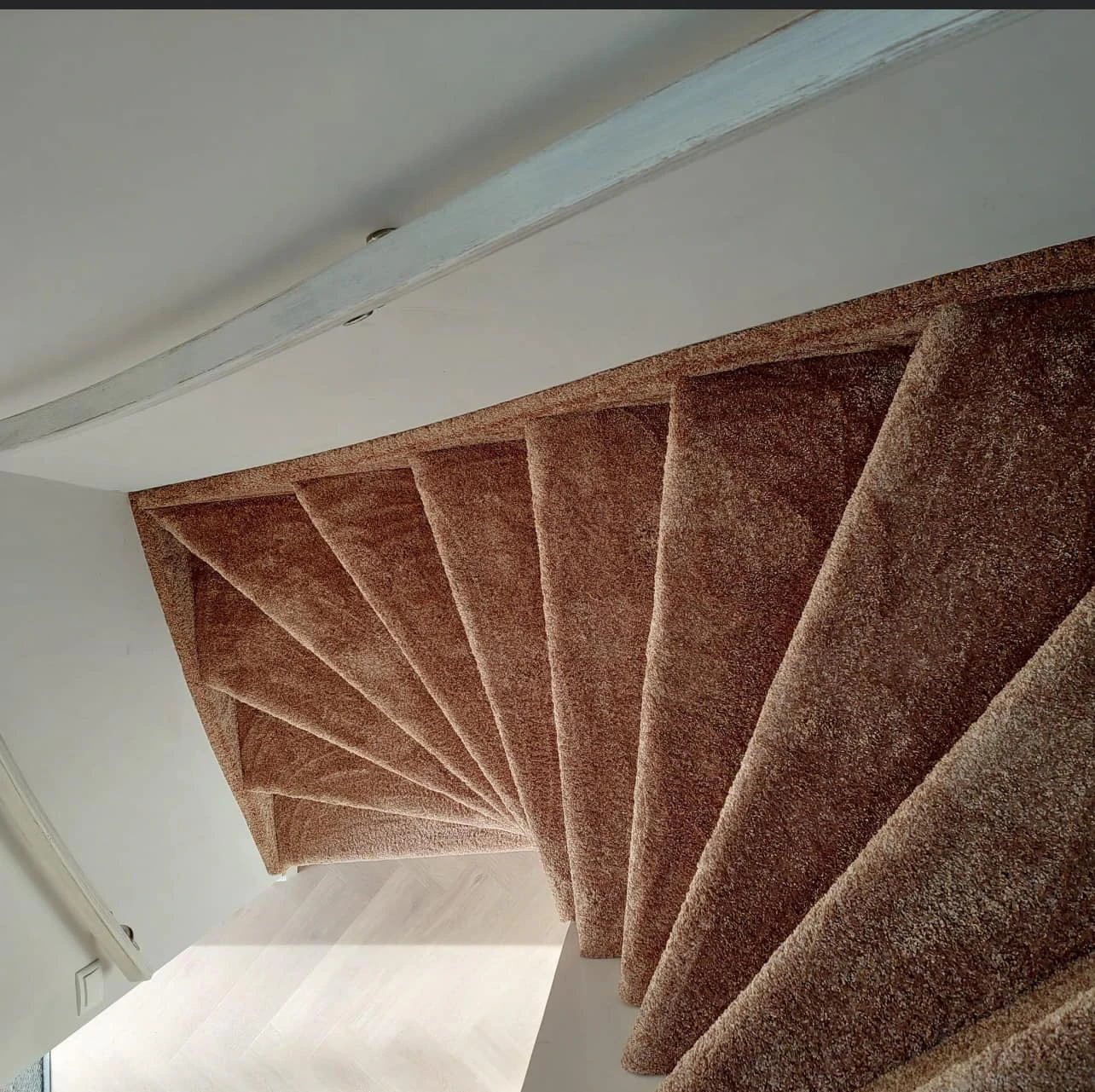 Deze trap bekleed met zijkanten bij ons een groot assortiment in verschillend…