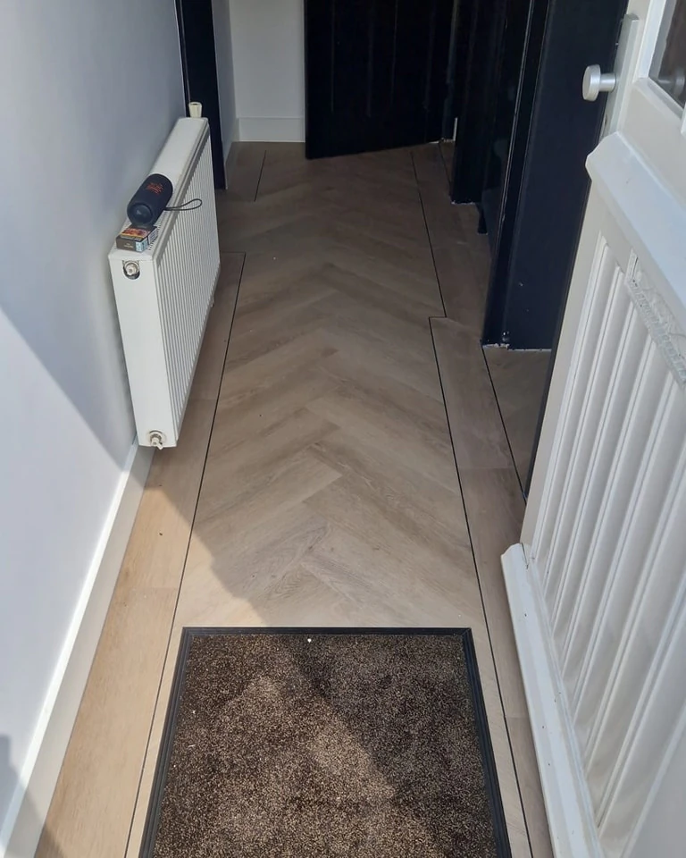 Ook deze woning mogen op leveren met een riviera maison hempstread grey pvc v…
